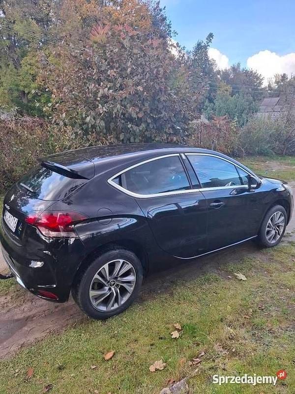 Używany Citroën DS4 112 KM (82 kW) 2011 Czarny Hatchback