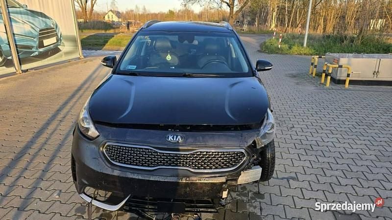 Czarny Używany 2016 Kia Niro SUV | 25 900 zł (Super Cena) - Obraz 1/4