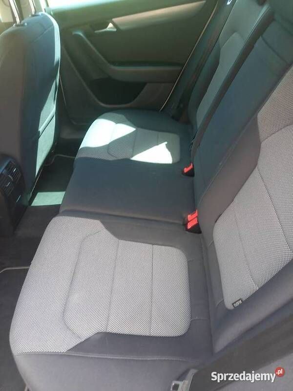 Używany VW Passat 2011 Biały Sedan/Limuzyna