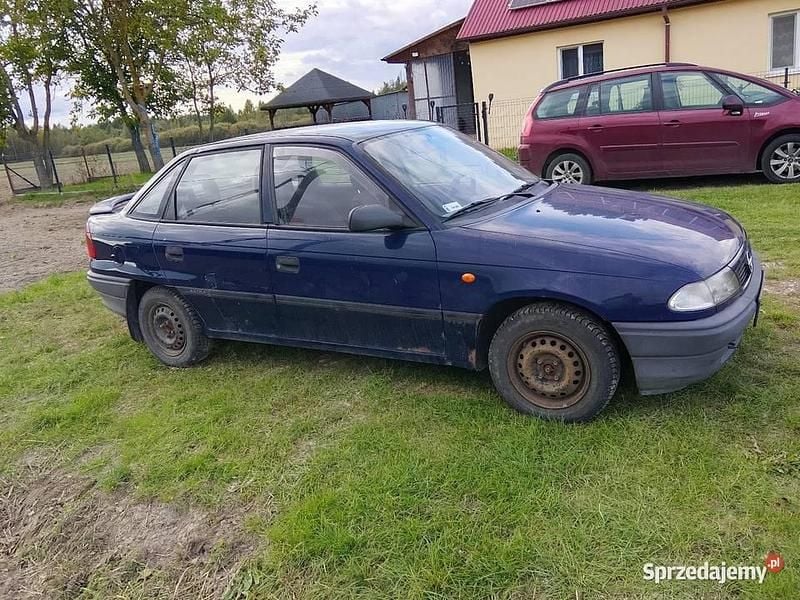 Używany 1999 Opel Astra Sedan/Limuzyna | 3300 zł (Uczciwa cena) - Obraz 1/3