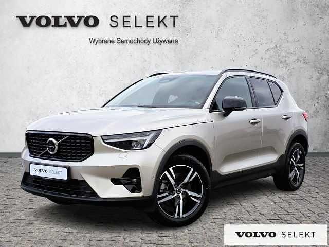 Złoty Używany 2024 Volvo XC40 SUV | 171 900 zł - Obraz 1/3