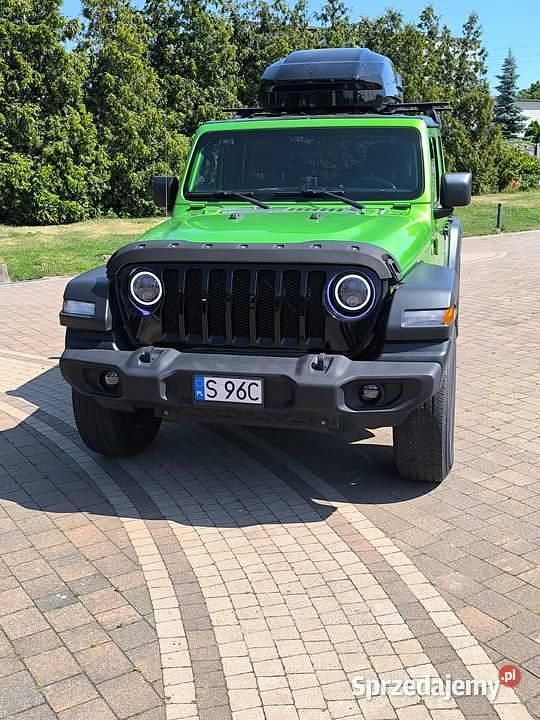 Zielony Używany 2018 Jeep Wrangler Unlimited Sport SUV | 138 800 zł - Obraz 1/4