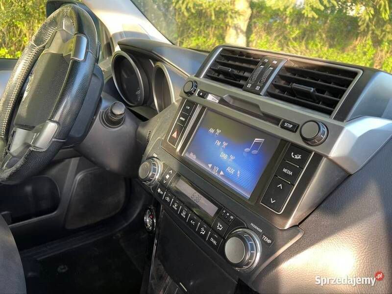 Grafitowy Używany 2016 Toyota Land Cruiser SUV | 128 000 zł - Obraz 1/4