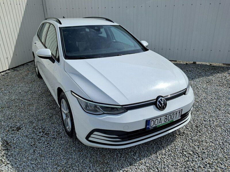 Biały Używany 2022 VW Golf VIII Kombi | 36 002 zł (Super Cena) - Obraz 1/4