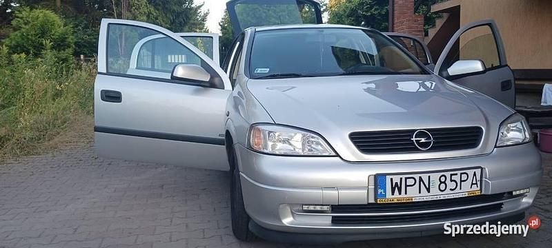 Srebrny Używany 2006 Opel Astra Hatchback | 11 000 zł (Uczciwa cena) - Obraz 1/4