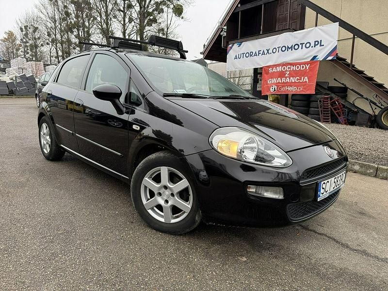Używany Fiat Punto 70 KM (51 kW) 2013 Czarny (metalik) Hatchback