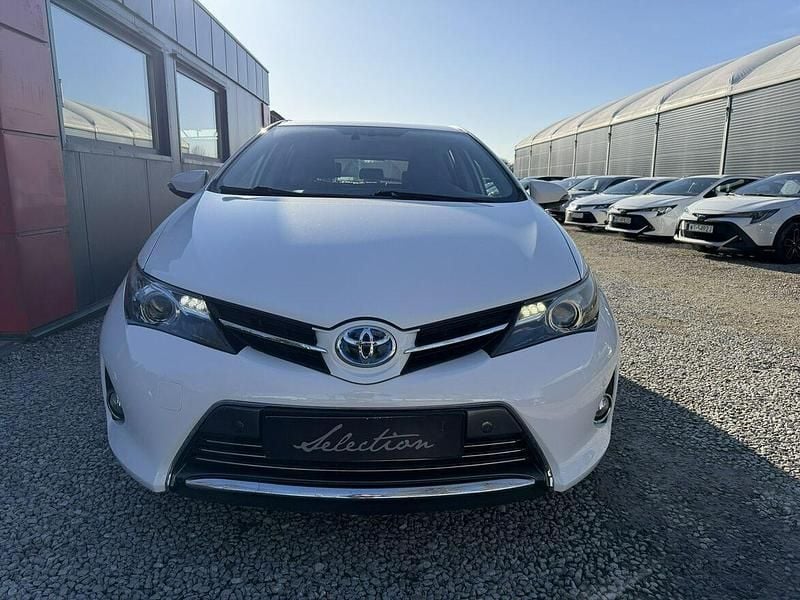 Używany Toyota Auris 2013 Biały Hatchback