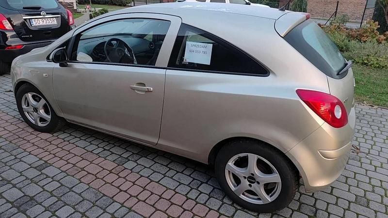 Używany Opel Corsa 2008 Brązowobeżowy Hatchback