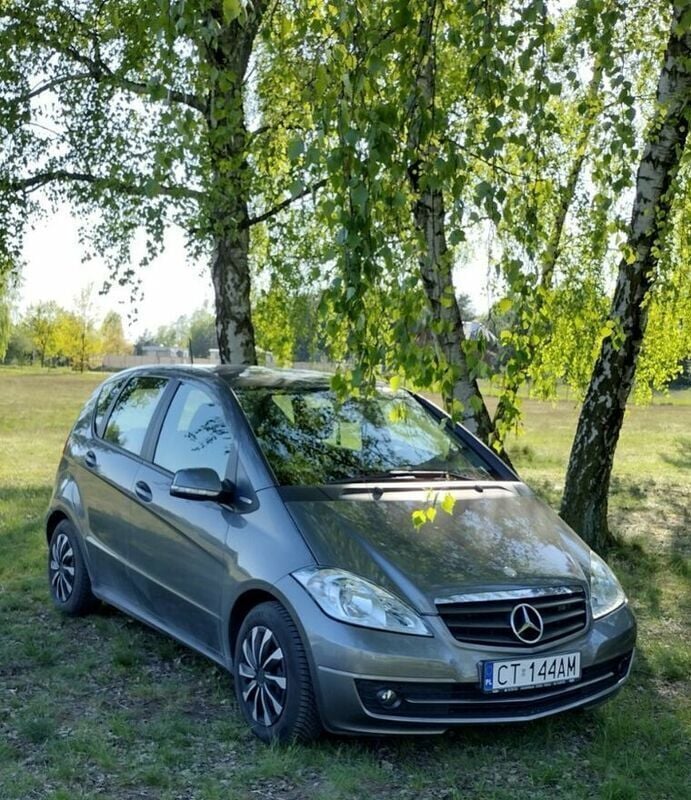 Używany Mercedes A160 2010 Szary Hatchback
