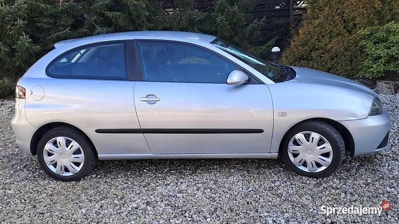 Używany Seat Ibiza 2007 Srebrny Hatchback