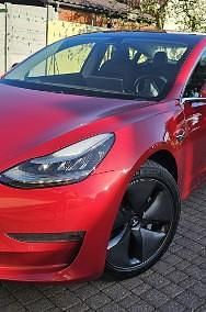 Używany Tesla Model 3 338 kW (460 KM) 2019 Bordowy Sedan/Limuzyna