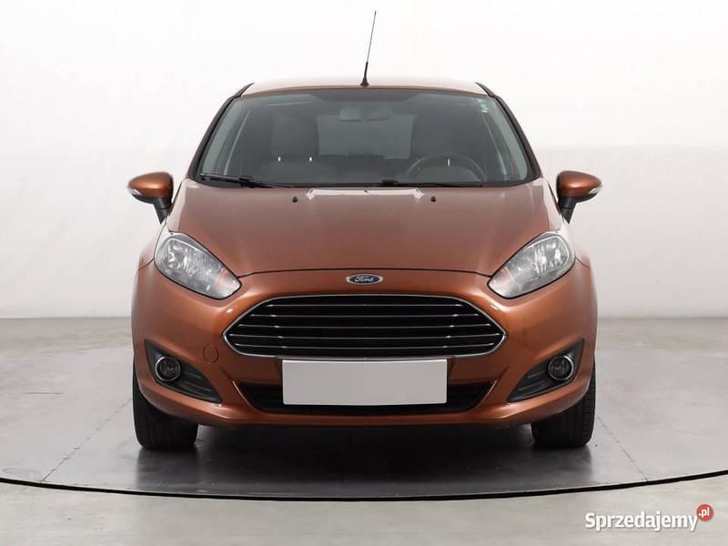 Używany Ford Fiesta 101 KM (74 kW) 2013 Brązowy Hatchback