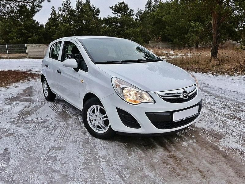 Używany Opel Corsa Selection 86 KM (63 kW) 2012 Biały Hatchback