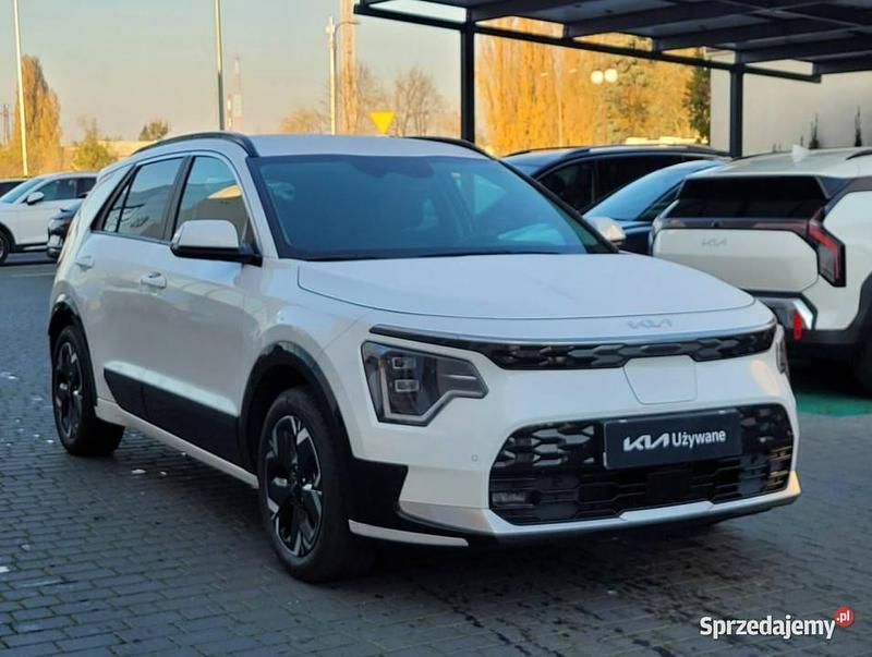 Używany Kia Niro 150 kW (204 KM) 2023 Biały (metalik) SUV