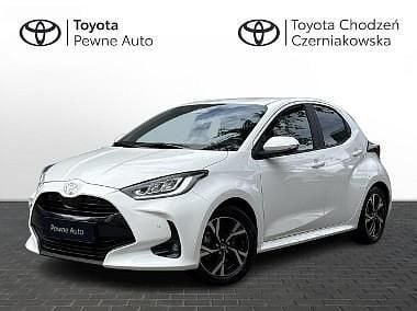Biały Używany 2024 Toyota Yaris Hybrid Style Hatchback | 94 900 zł (Dobra cena) - Obraz 1/4