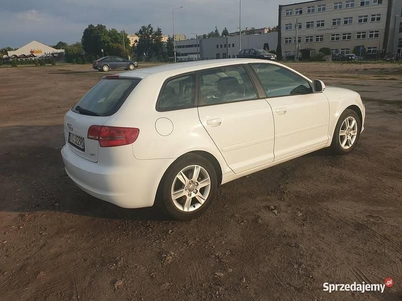 Używany Audi A3 170 KM (125 kW) 2009 Biały Sedan/Limuzyna
