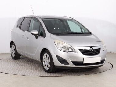 Srebrny Używany 2010 Opel Meriva Minivan | 13 999 zł (Uczciwa cena) - Obraz 1/4