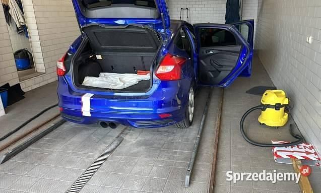 Używany Ford Focus ST 2013 Niebieski Hatchback