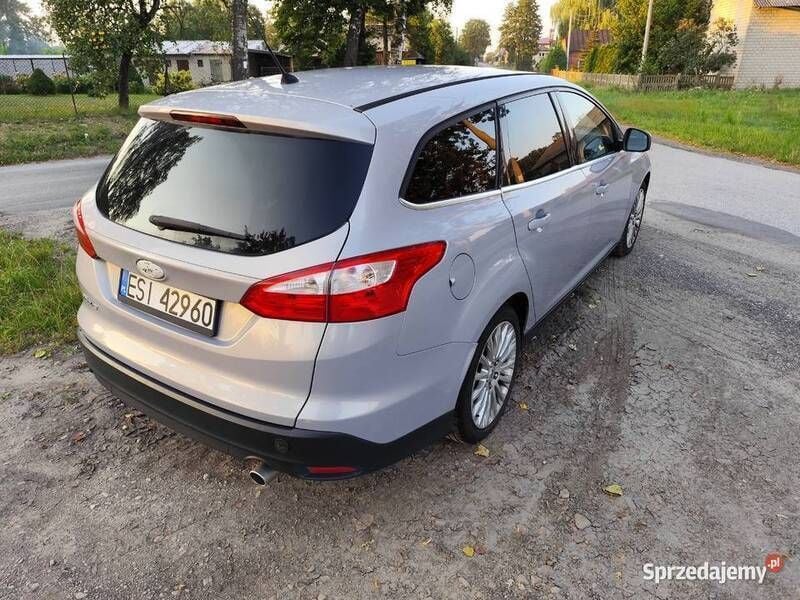 Używany Ford Focus 140 KM (102 kW) 2012 Szary Sedan/Limuzyna