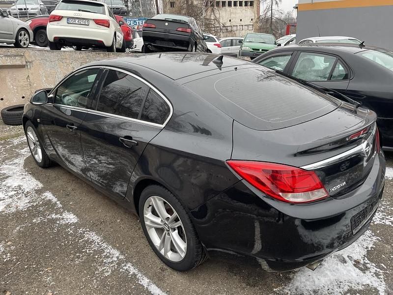 Używany Opel Insignia 220 KM (161 kW) 2013 Czarny Hatchback