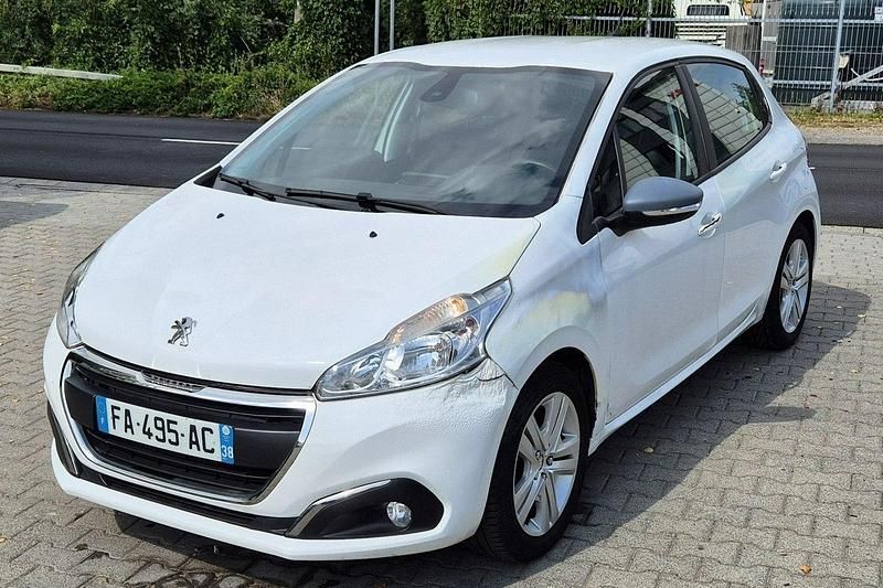 Biały Używany 2018 Peugeot 208 Hatchback | 15 999 zł - Obraz 1/4