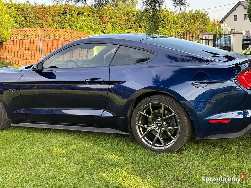 Używany Ford V8 2020 Niebieski Coupe