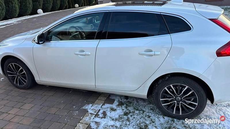 Używany Volvo V40 Inscription 2017 Biały Hatchback