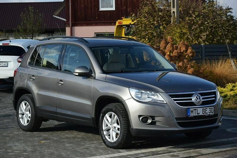 Szary Używany 2010 VW Tiguan SUV | 35 900 zł (Uczciwa cena) - Obraz 1/4