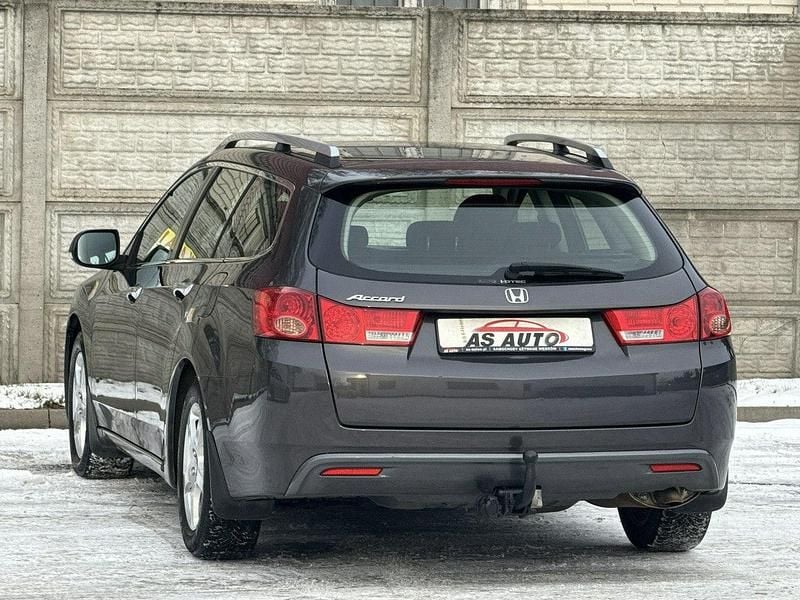 Używany Honda Accord Elegance 150 KM (110 kW) 2010 Grafitowy Kombi