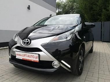 Używany Toyota Aygo 70 KM (51 kW) 2014 Szary Hatchback