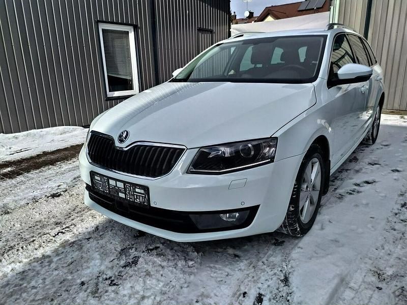 Używany Skoda Octavia 150 KM (110 kW) 2017 Biały Kombi