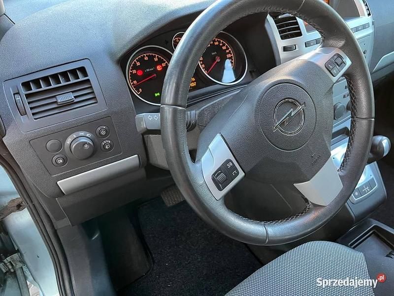 Używany Opel Zafira 140 KM (102 kW) 2009 Niebieski Minivan