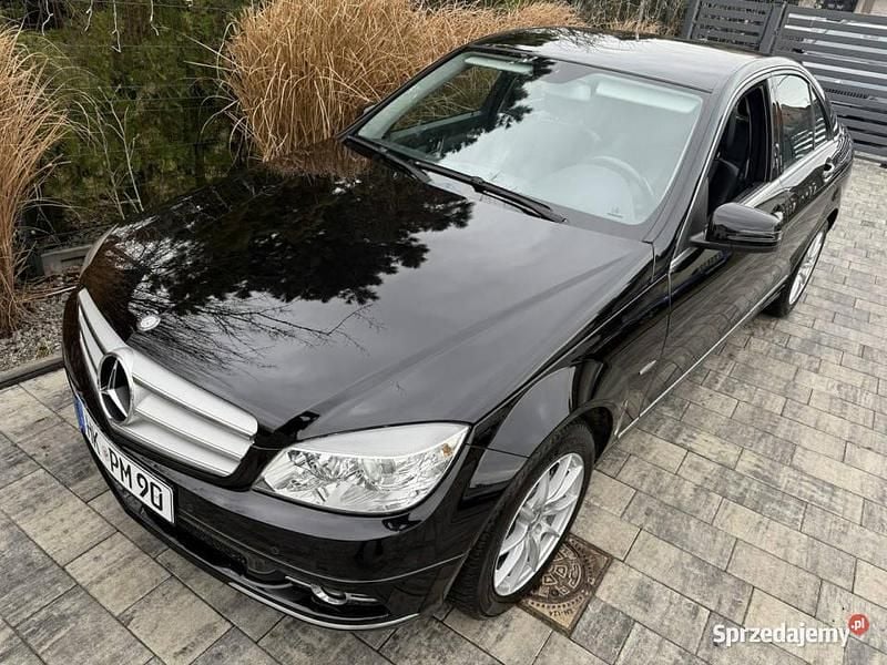 Używany Mercedes C200 185 KM (136 kW) 2009 Czarny Sedan/Limuzyna
