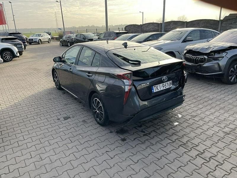 Używany Toyota Prius 122 KM (89 kW) 2017 Czarny SUV