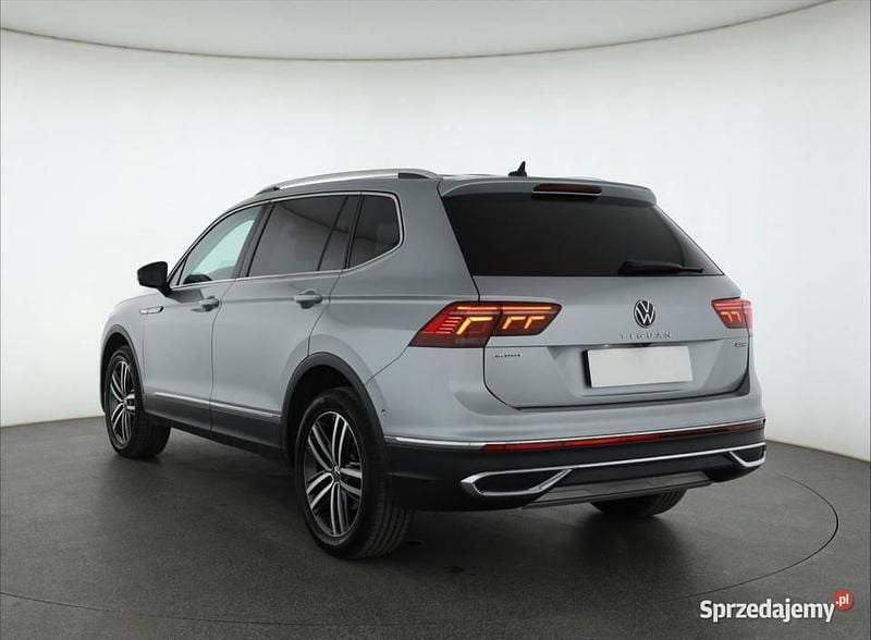 Używany VW Tiguan Allspace 2022 Srebrny SUV