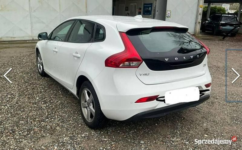 Używany Volvo V40 Momentum 2015 Biały Hatchback