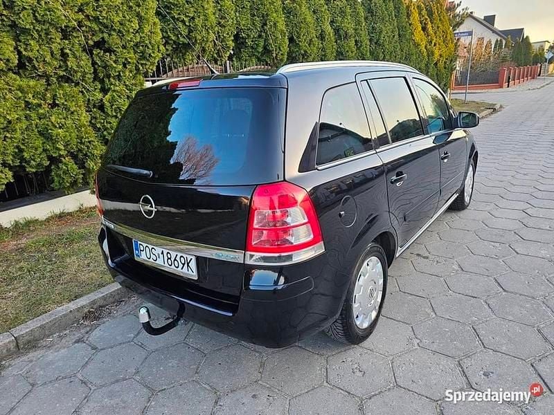 Używany Opel Zafira Design Edition 2011 Czarny Minivan