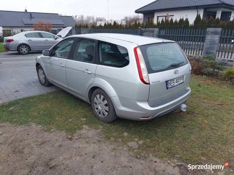 Używany Ford Focus 2009 Srebrny Sedan/Limuzyna