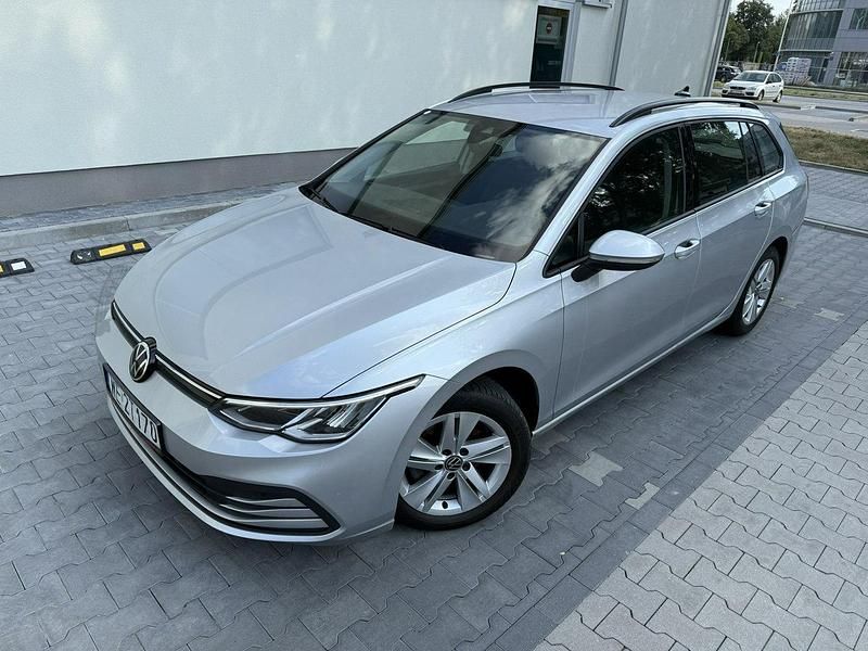 Używany VW Golf VIII 130 KM (95 kW) 2021 Srebrny (metalik) Kombi