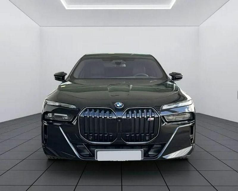 Czarny Nowe 2025 BMW M760e Comfort Edition Sedan/Limuzyna | 697 135 zł - Obraz 1/4