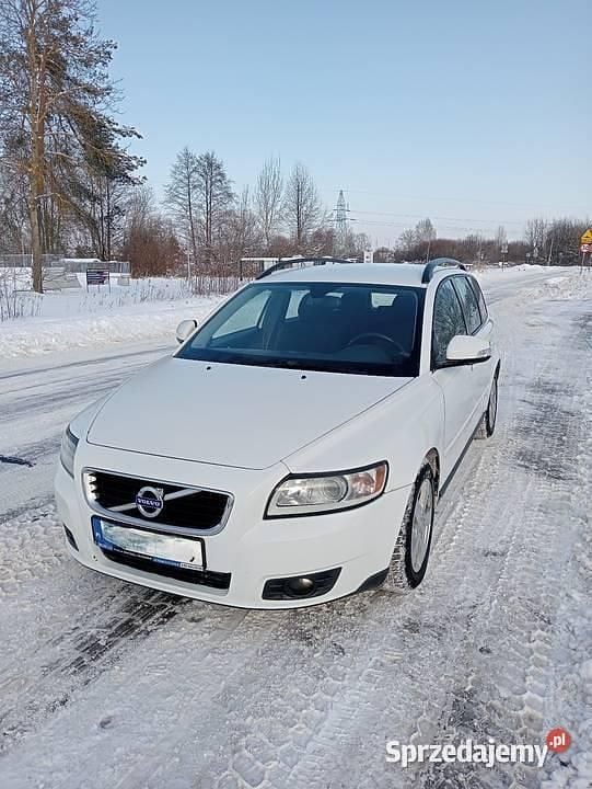 Biały Używany 2010 Volvo V50 Kombi | 15 500 zł (Dość drogi) - Obraz 1/4