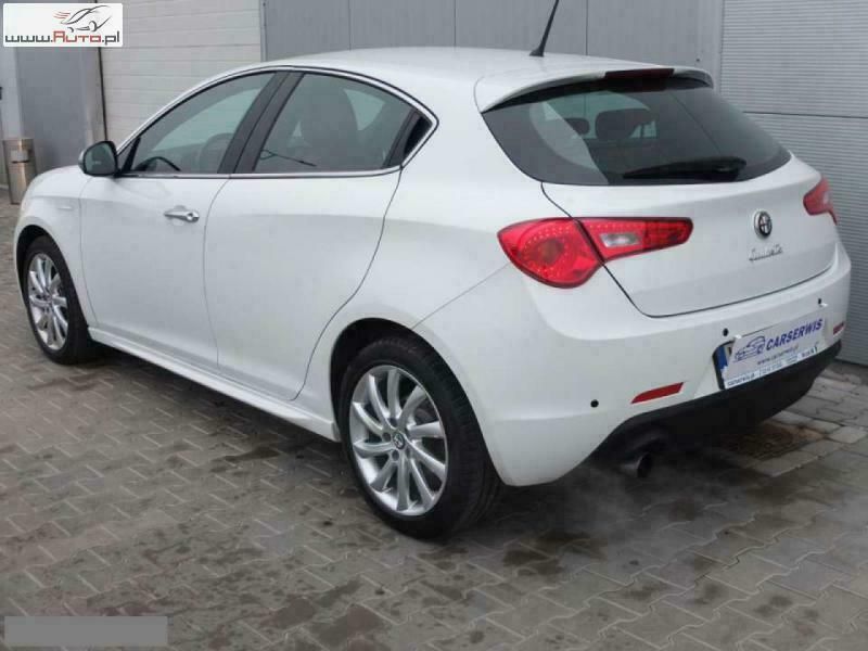 Używany Alfa Romeo Giulietta 170 KM (125 kW) 2012 Biały Hatchback