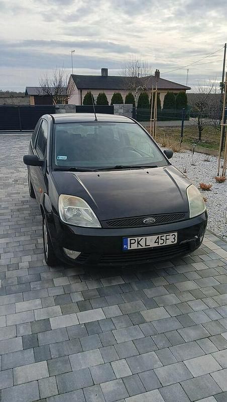 Używany Ford Fiesta 2002 Czarny Hatchback