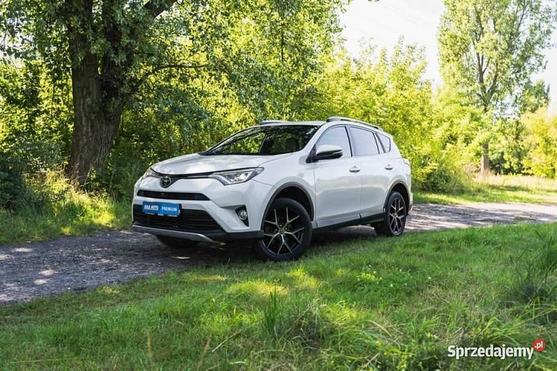 Biały Używany 2016 Toyota RAV4 SUV | 85 999 zł (Dość drogi) - Obraz 1/4