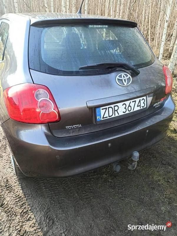 Używany Toyota Auris 90 KM (66 kW) 2007 Grafitowy Hatchback