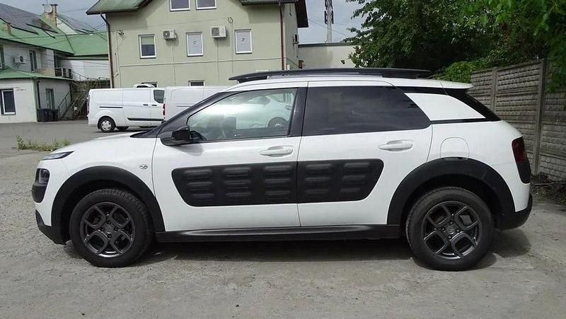 Używany Citroën C4 82 KM (60 kW) 2017 Biały SUV