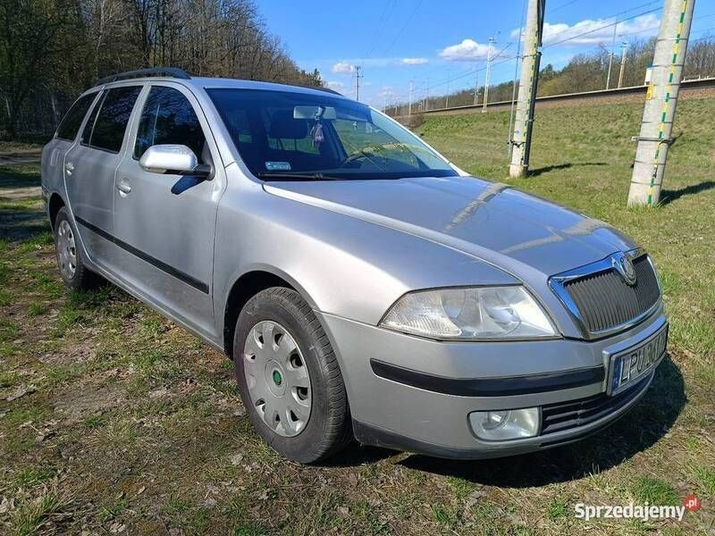 Używany Skoda Octavia 2007 Srebrny Kombi