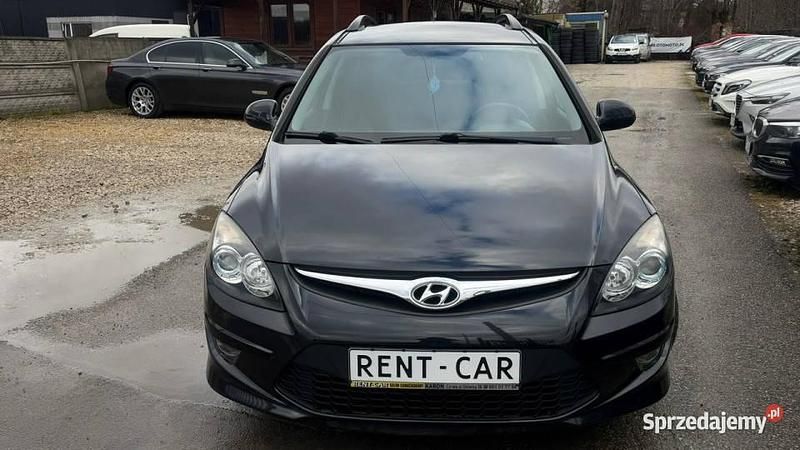 Używany Hyundai i30 90 KM (66 kW) 2011 Czarny (metalik) Kombi