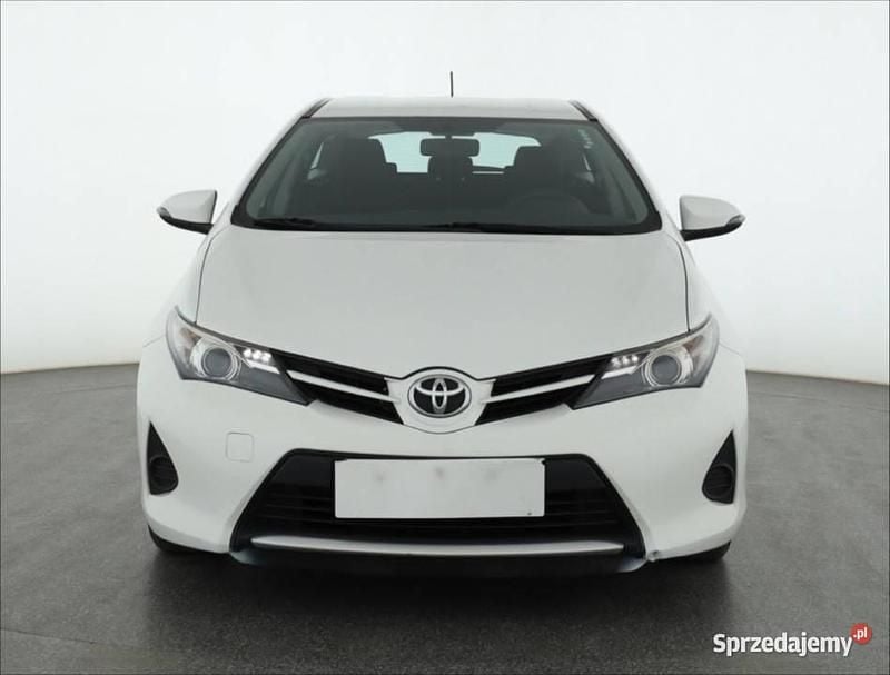 Biały Używany 2015 Toyota Auris Kombi | 25 999 zł (Dobra cena) - Obraz 1/4