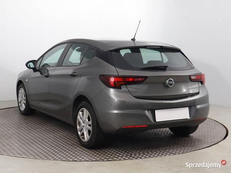 Używany Opel Astra 2018 Szary Hatchback
